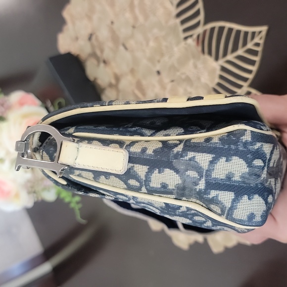 Authentic Dior crossbody bag - Picture 7 of 14